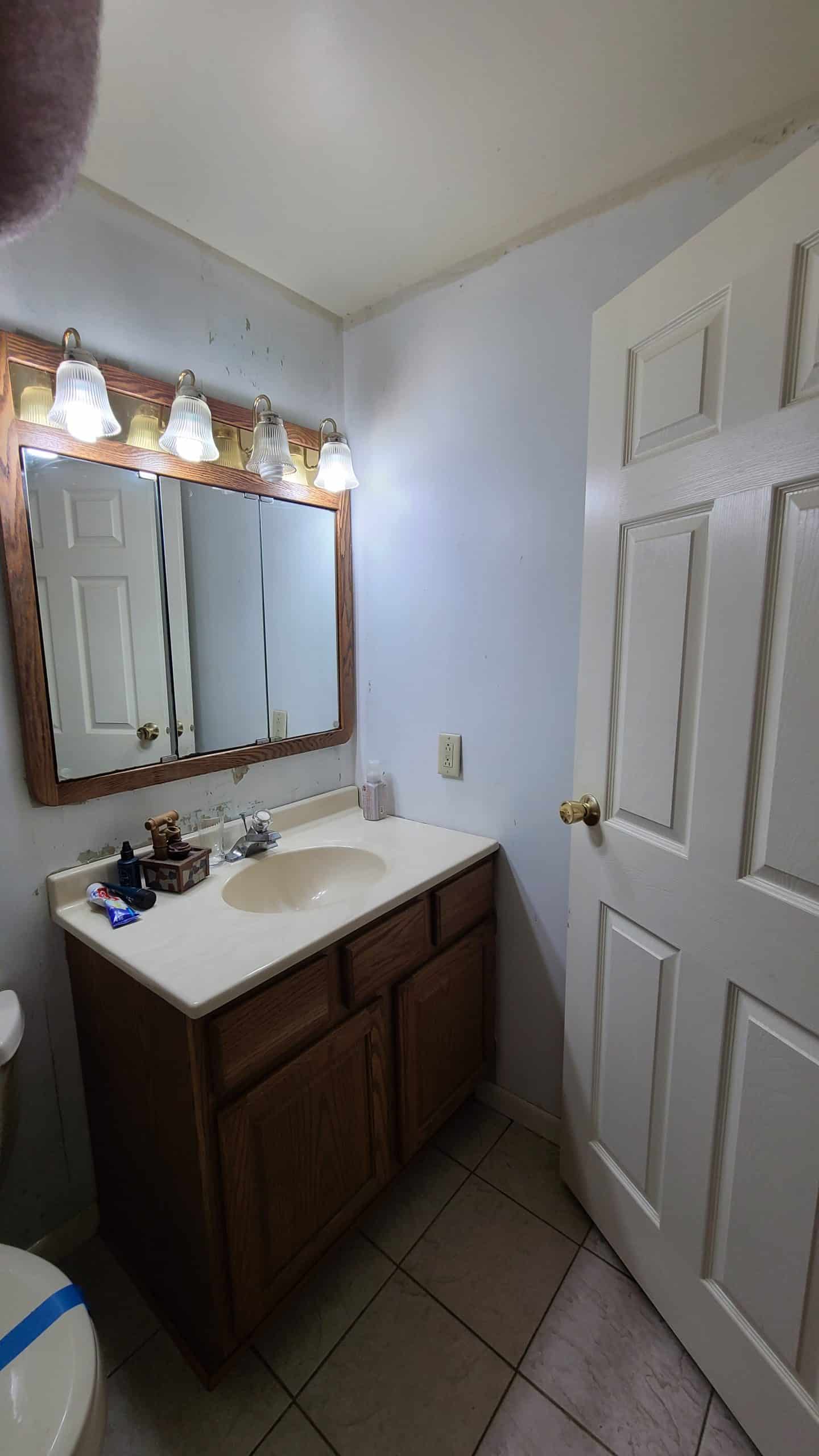 Before | Schaumburg, IL Bathroom Remodel