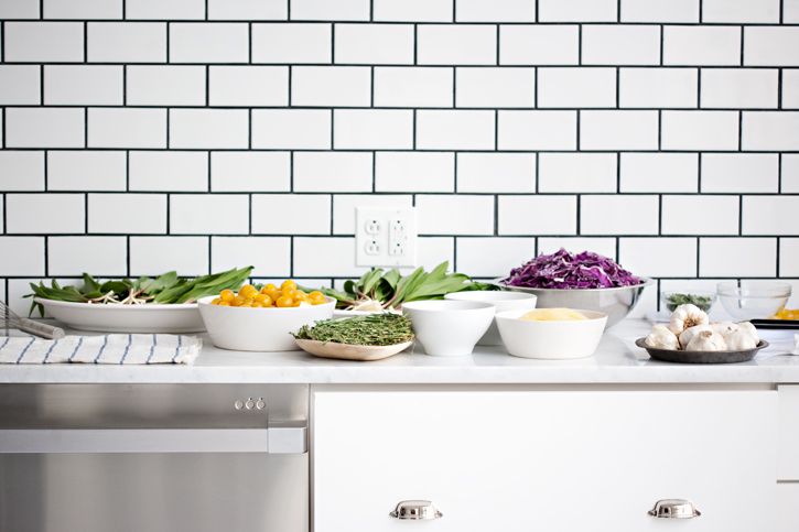 Choosing the Perfect Grout Color for Your Backsplash