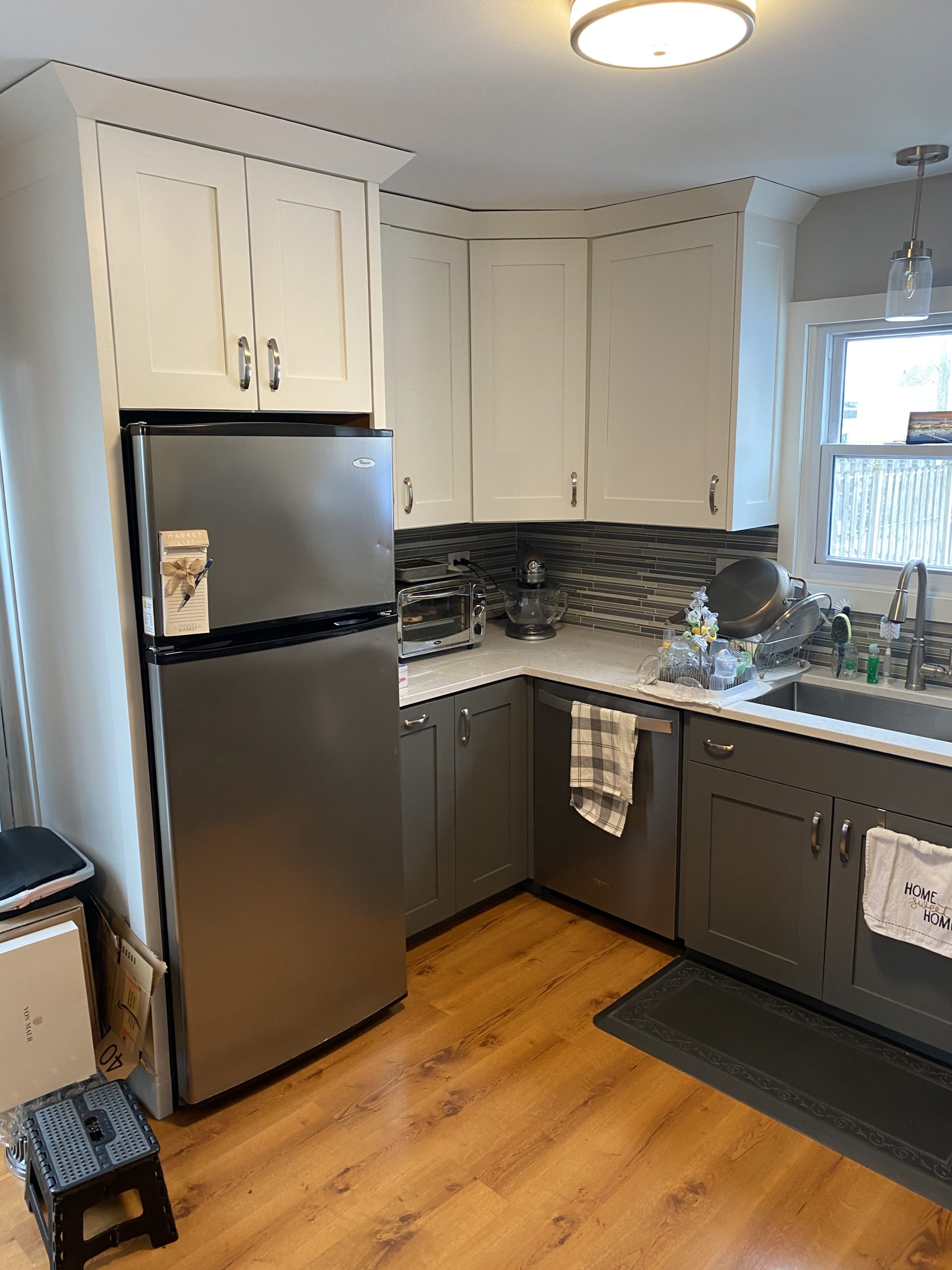 white and grey cabinets