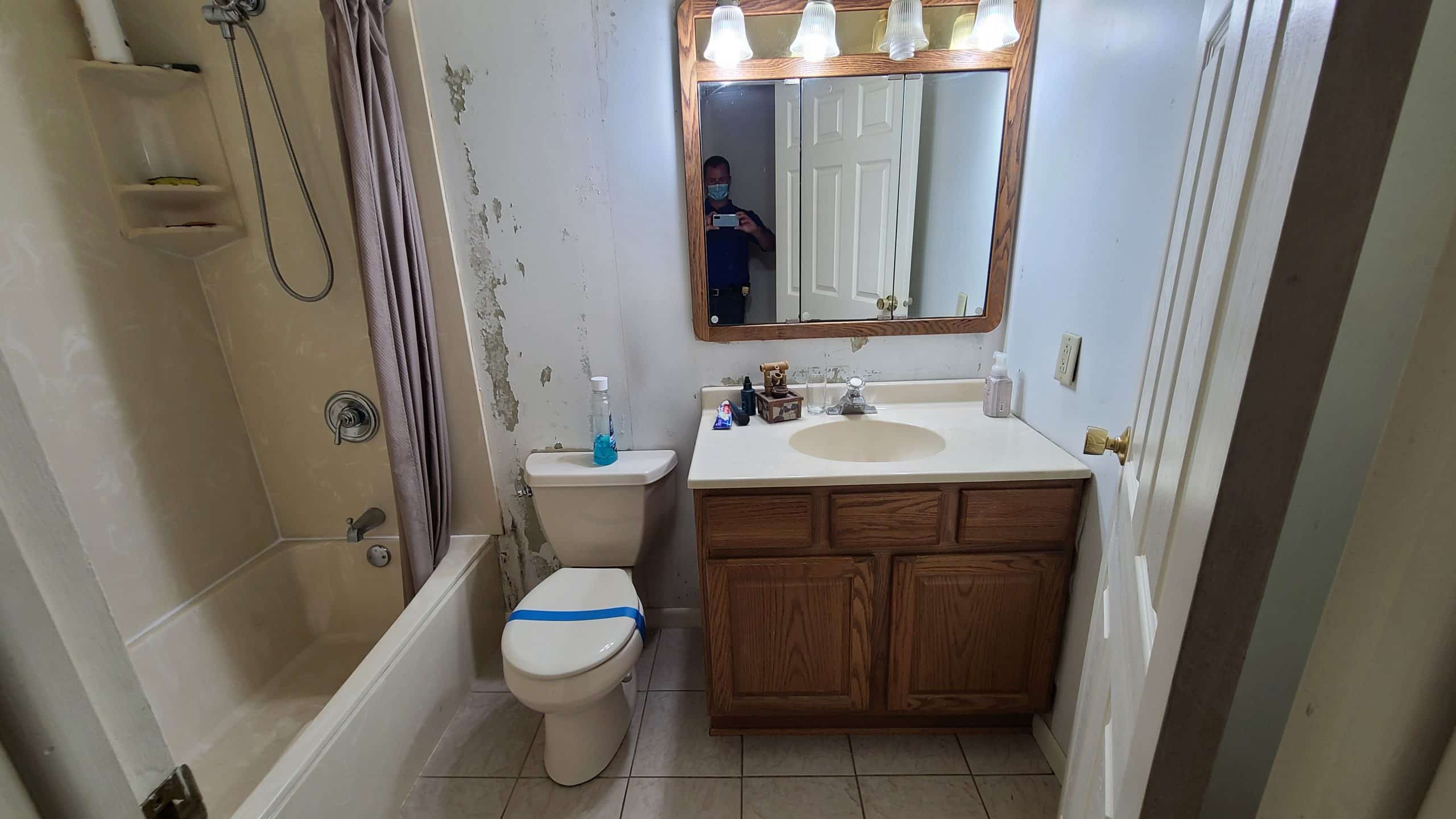 before Schaumburg il bathroom remodel