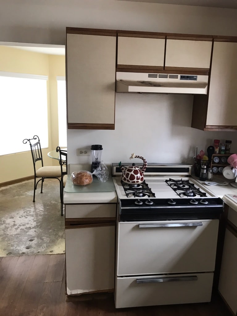 Before | Streamwood, IL Kitchen Remodel before stove area