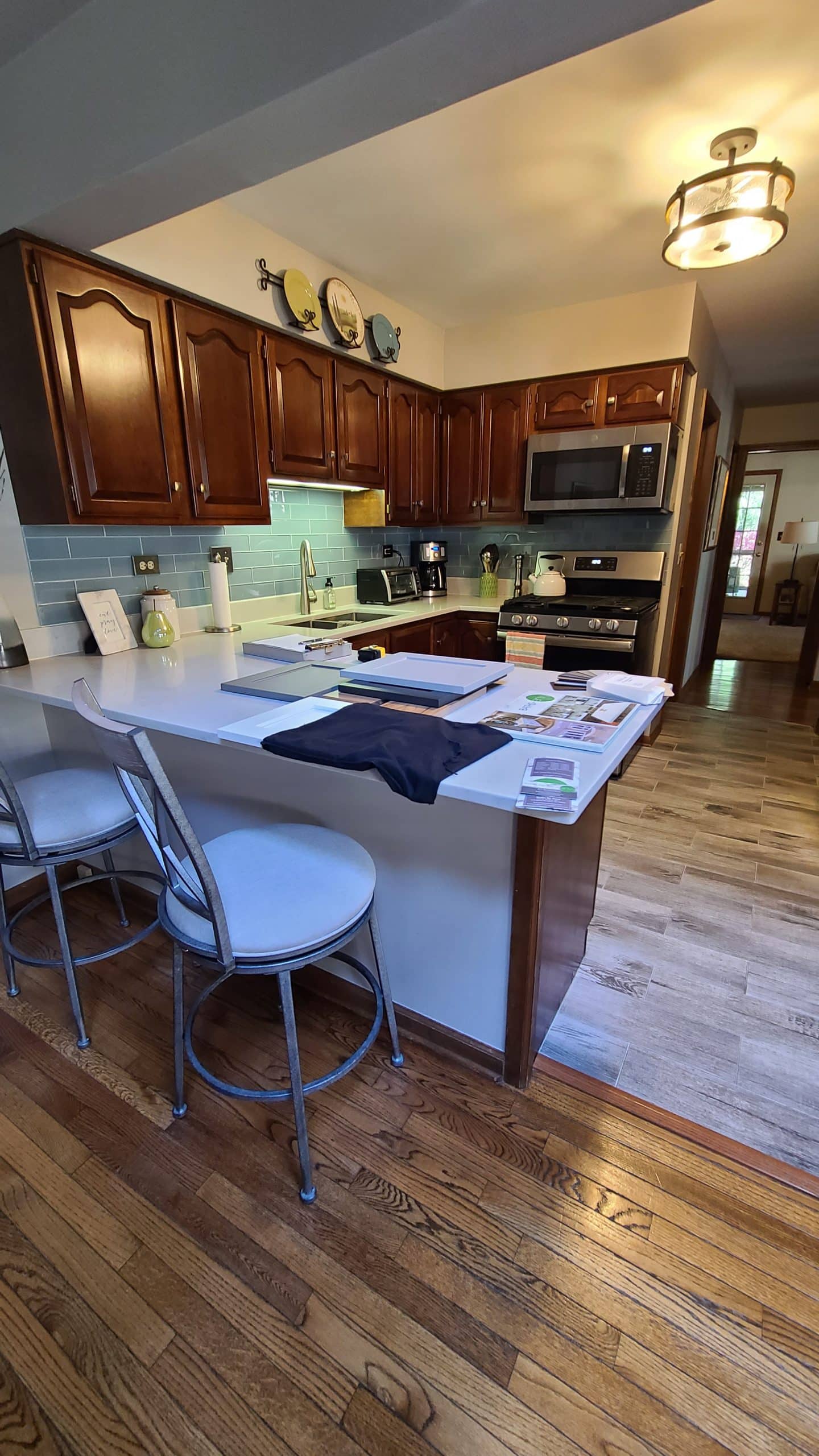 Before | Wheaton IL Cabinet Refacing Before | Wheaton IL Cabinet Refacing