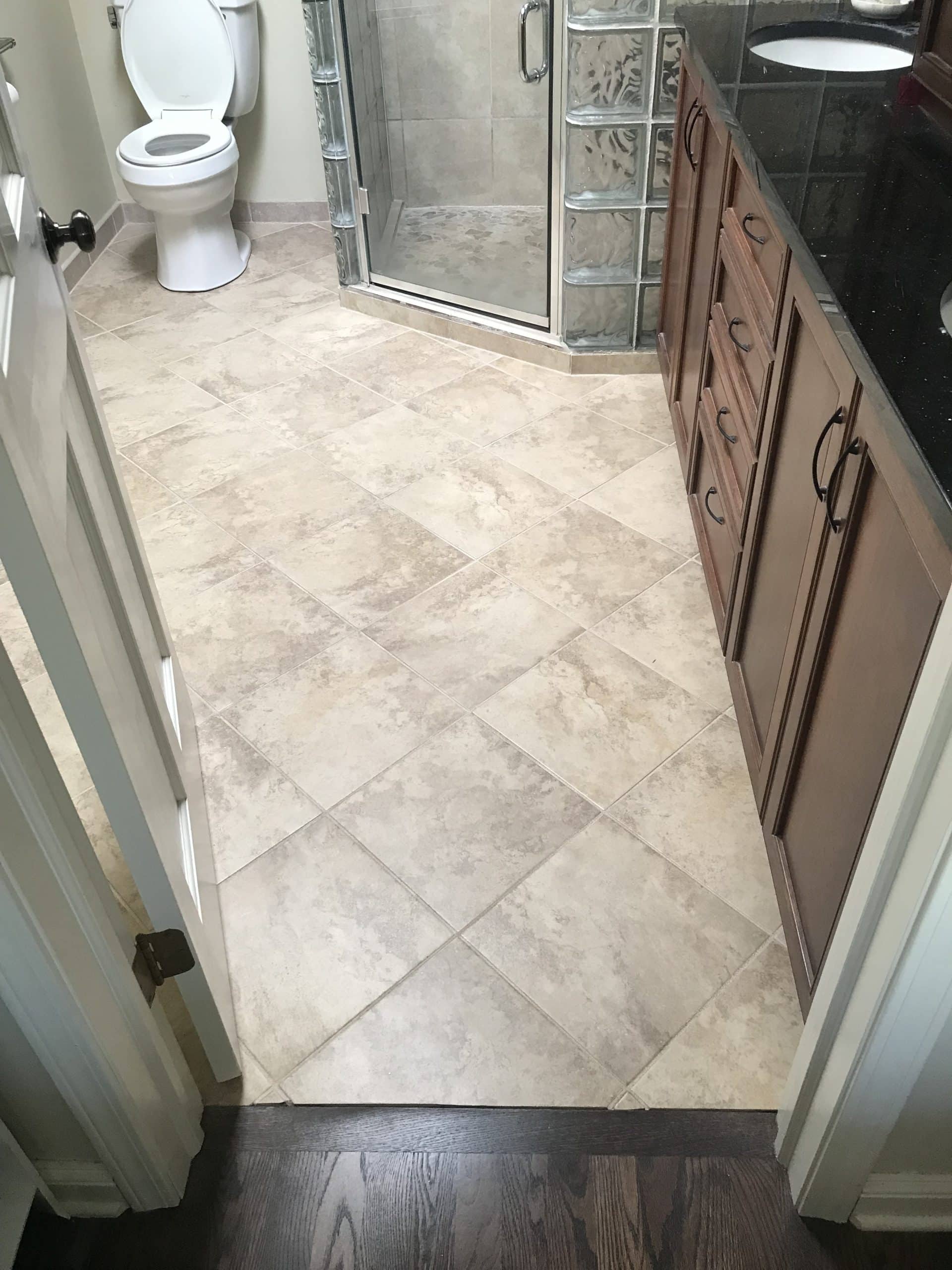 Before | Naperville, IL Bathroom Remodel