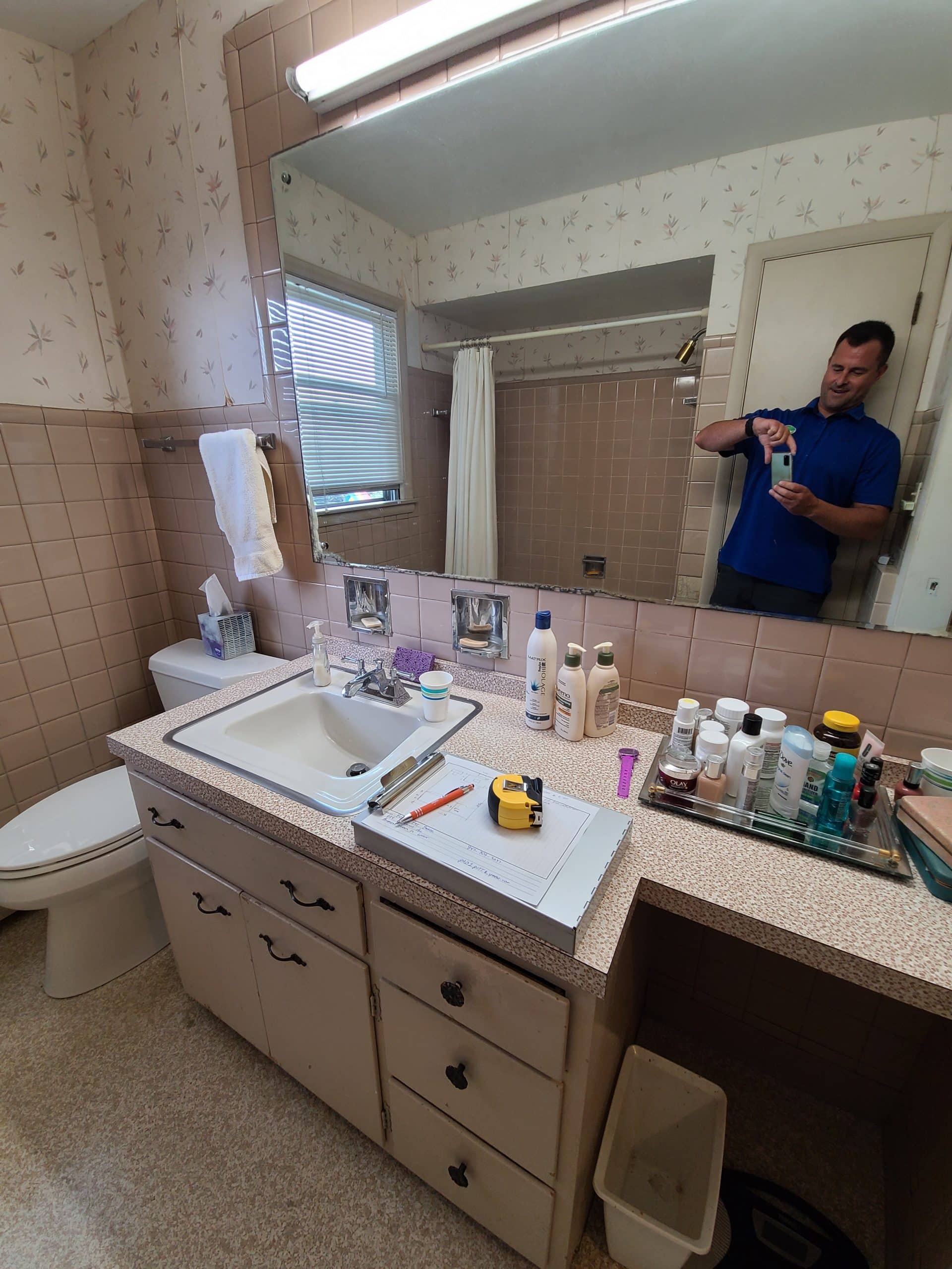 Before | Arlington Heights, IL Vanity Before | Arlington Heights, IL Wet Area