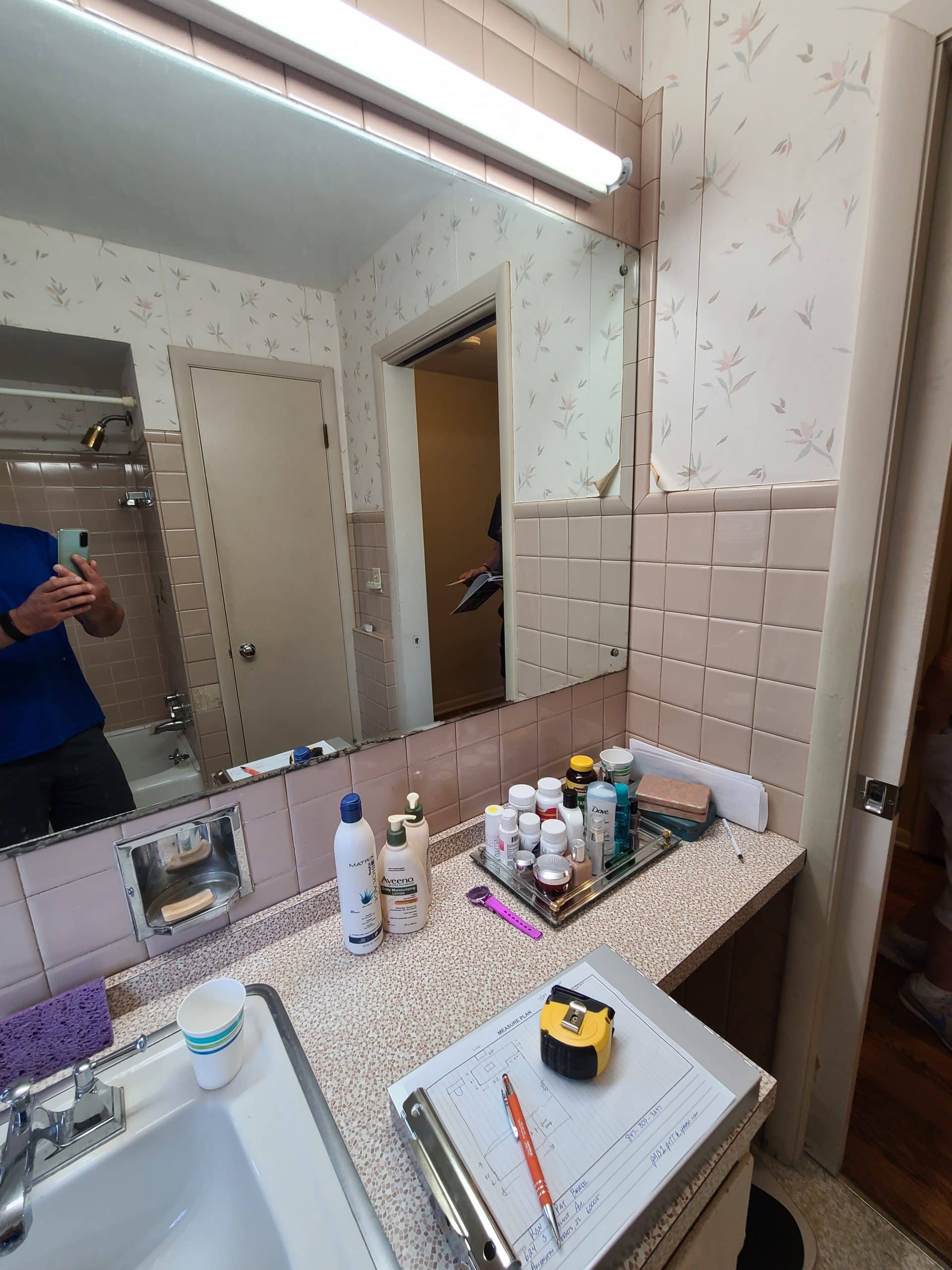 Before | Arlington Heights, IL Vanity Before | Arlington Heights, IL Wet Area