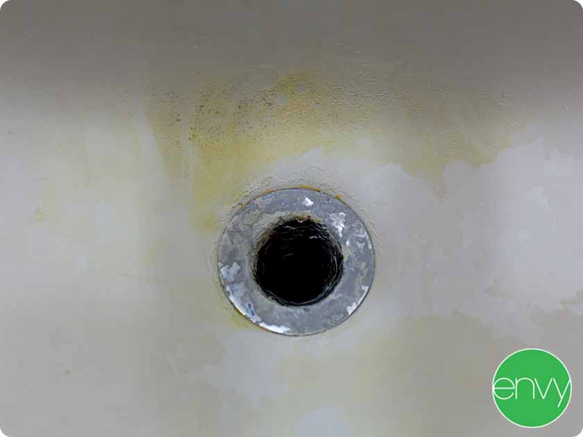 bathtub discoloration