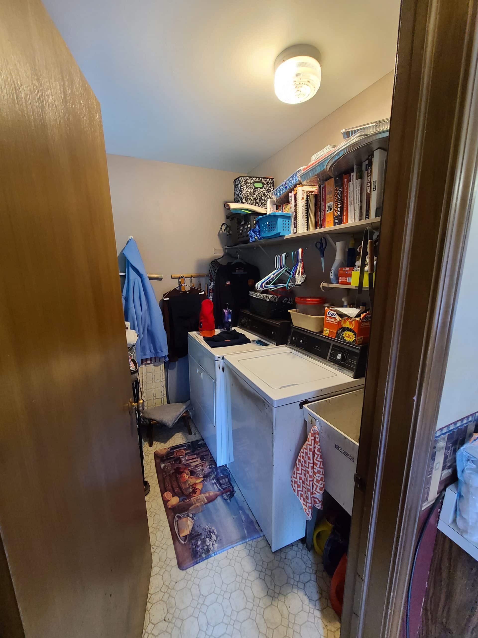 Before | Arlington Heights, IL Laundry Room