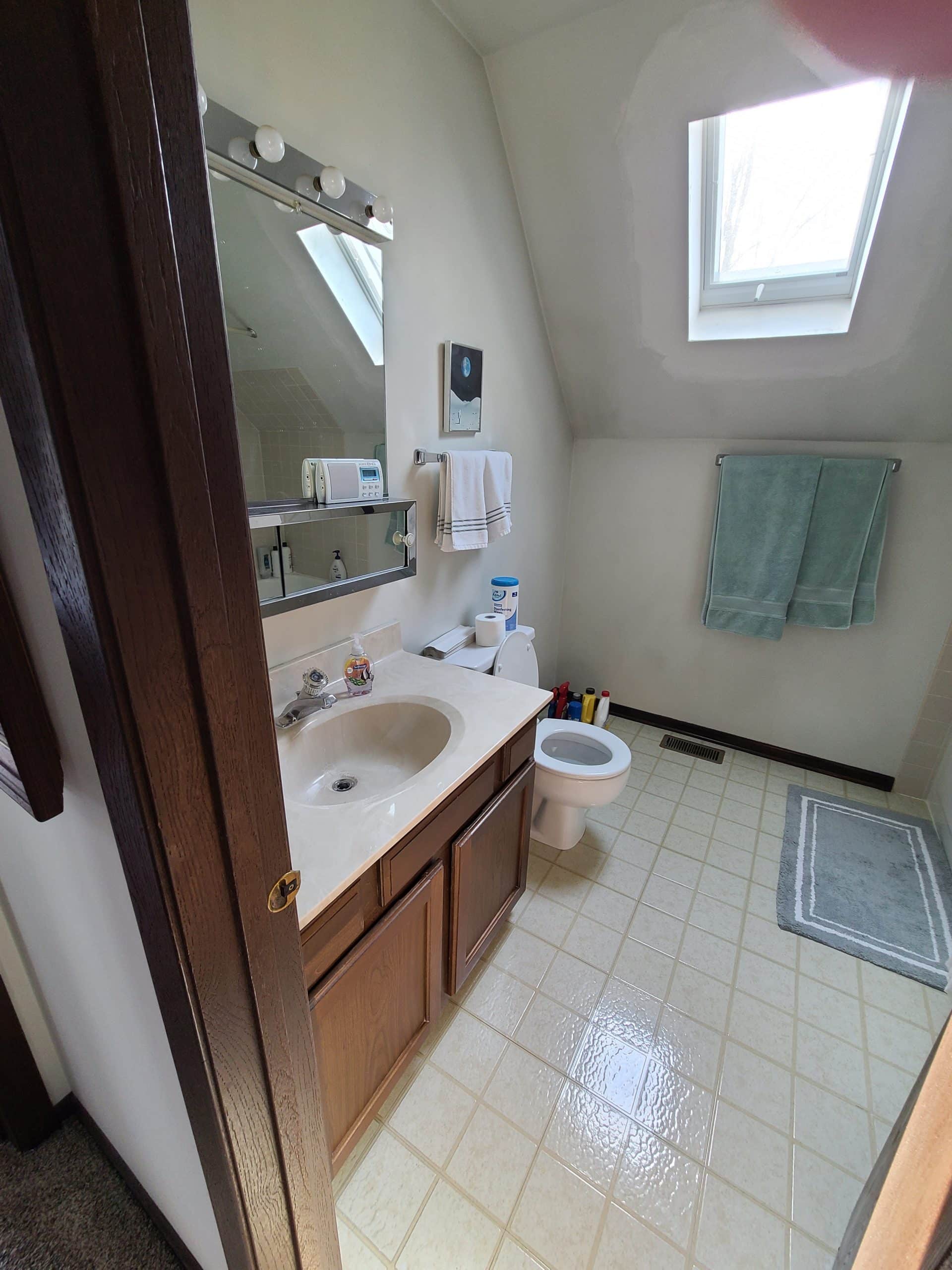 Before | Streamwood, IL Bathroom Remodel