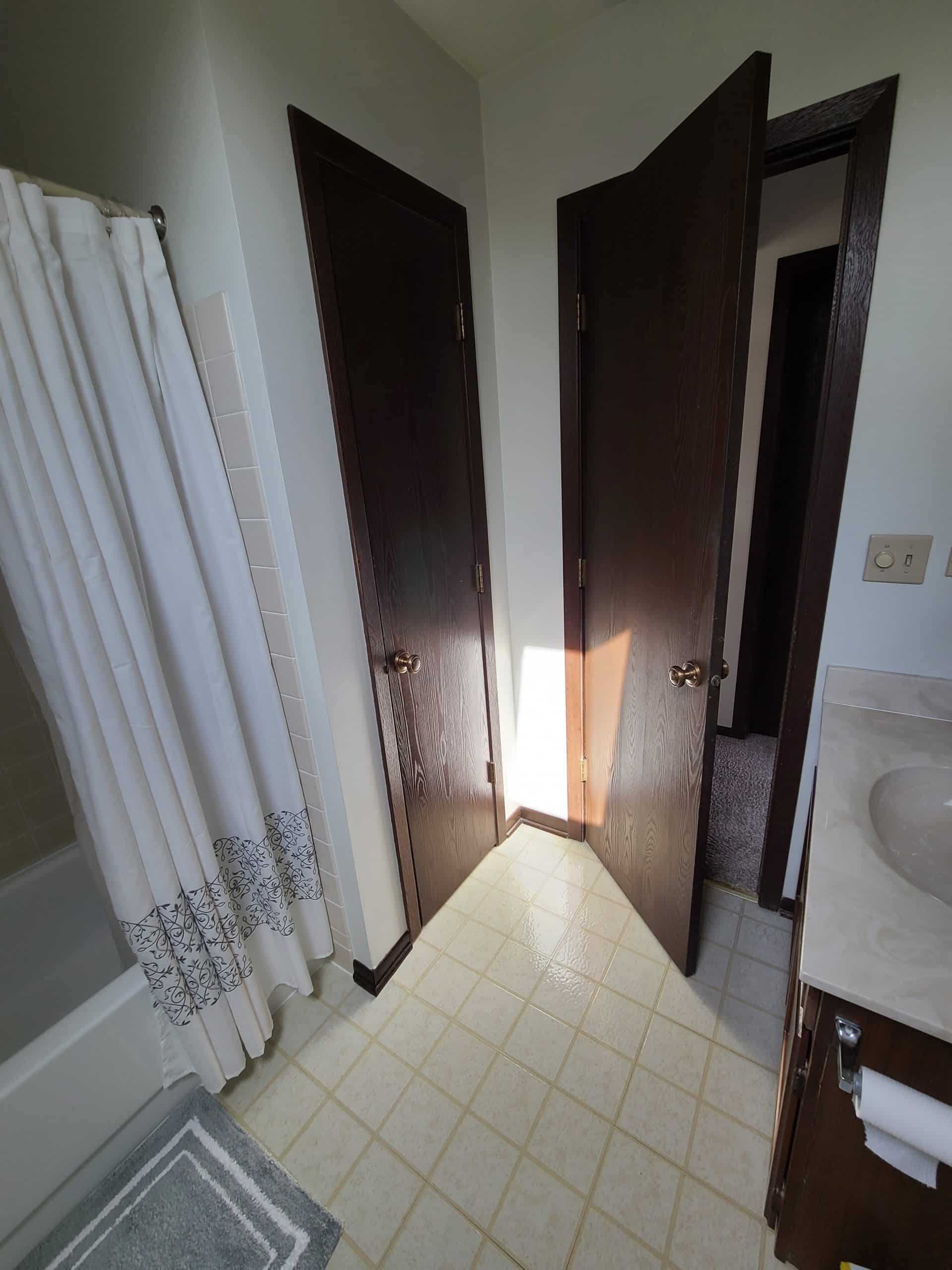 Before | Streamwood, IL Bathroom Remodel