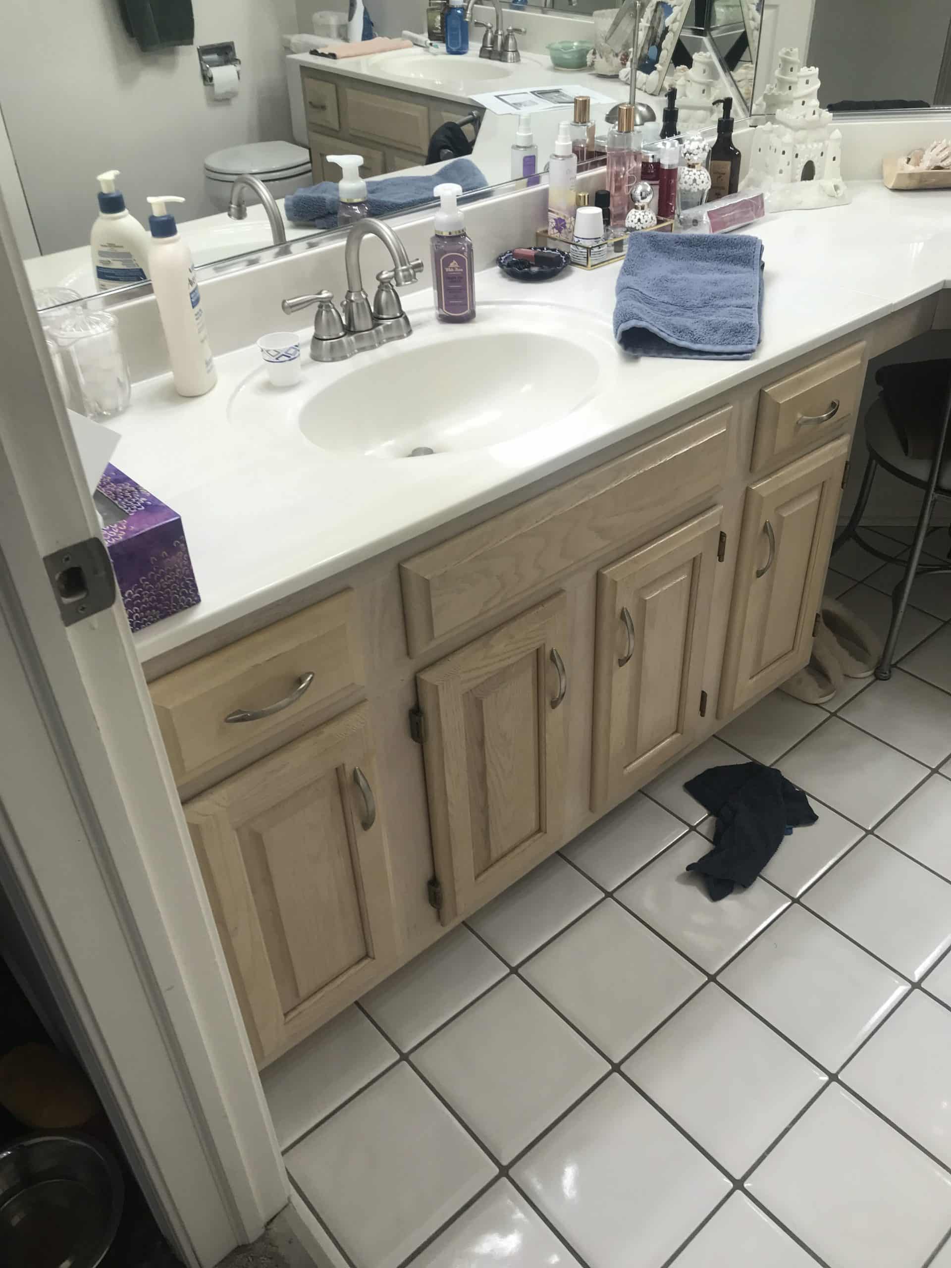 Before | Schaumburg, IL Bathroom Remodel