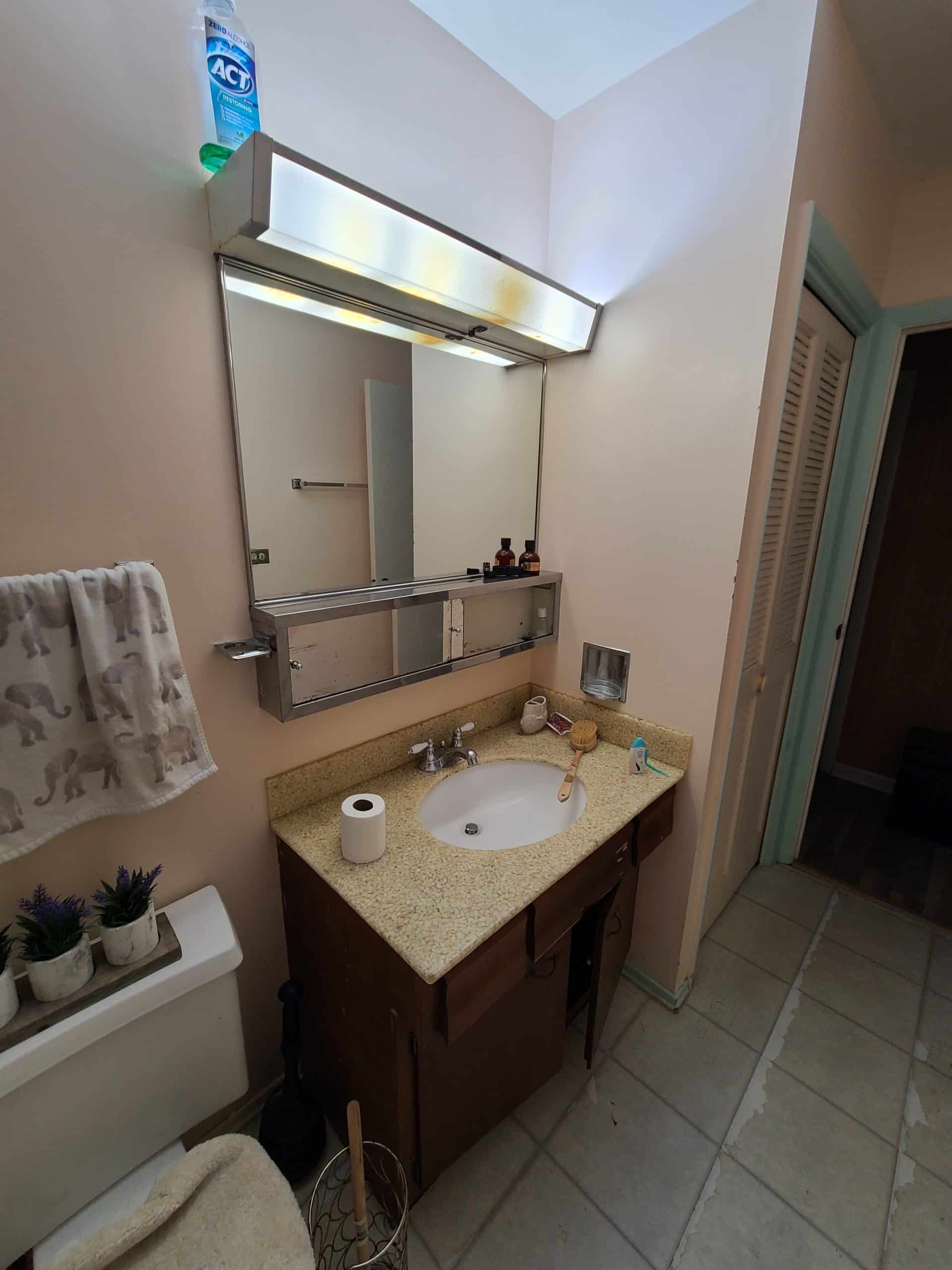 Before | Hoffman Estates, IL Small Bathroom Remodel