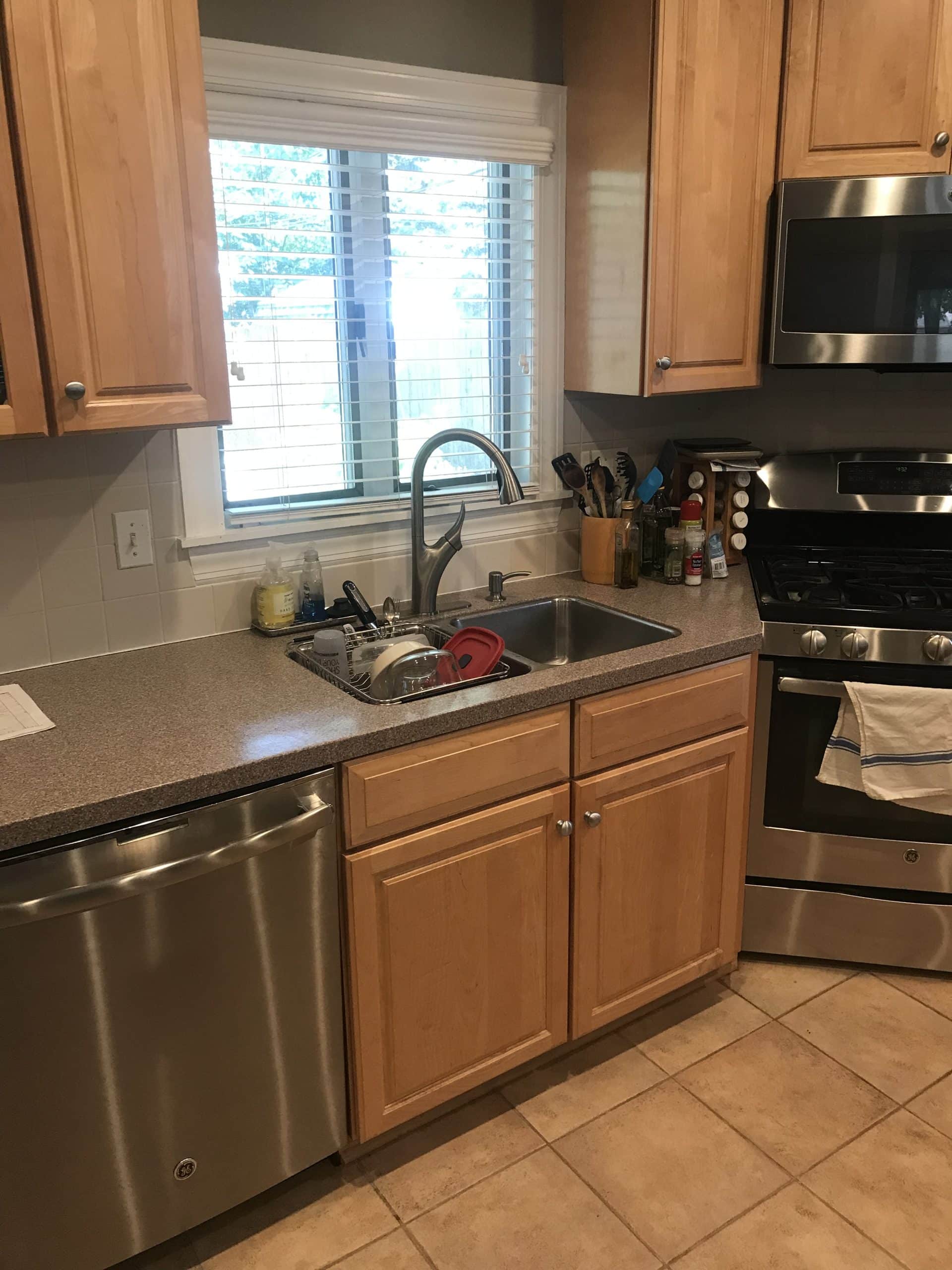 Before | Wheaton, IL Countertop Replacement Before | Wheaton, IL Countertop Replacement