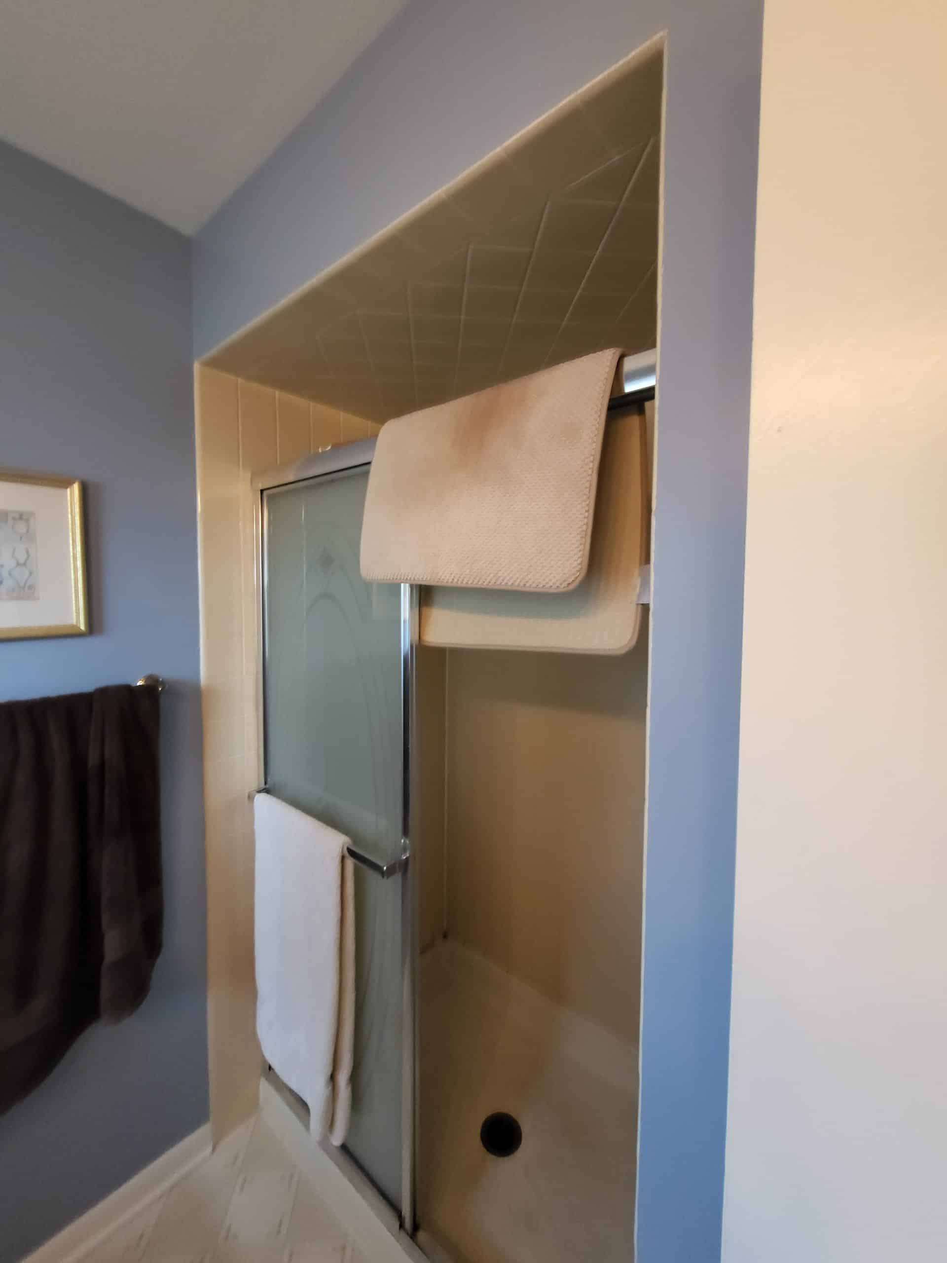 Before | Elk Grove Village, IL Small Bathroom Remodel