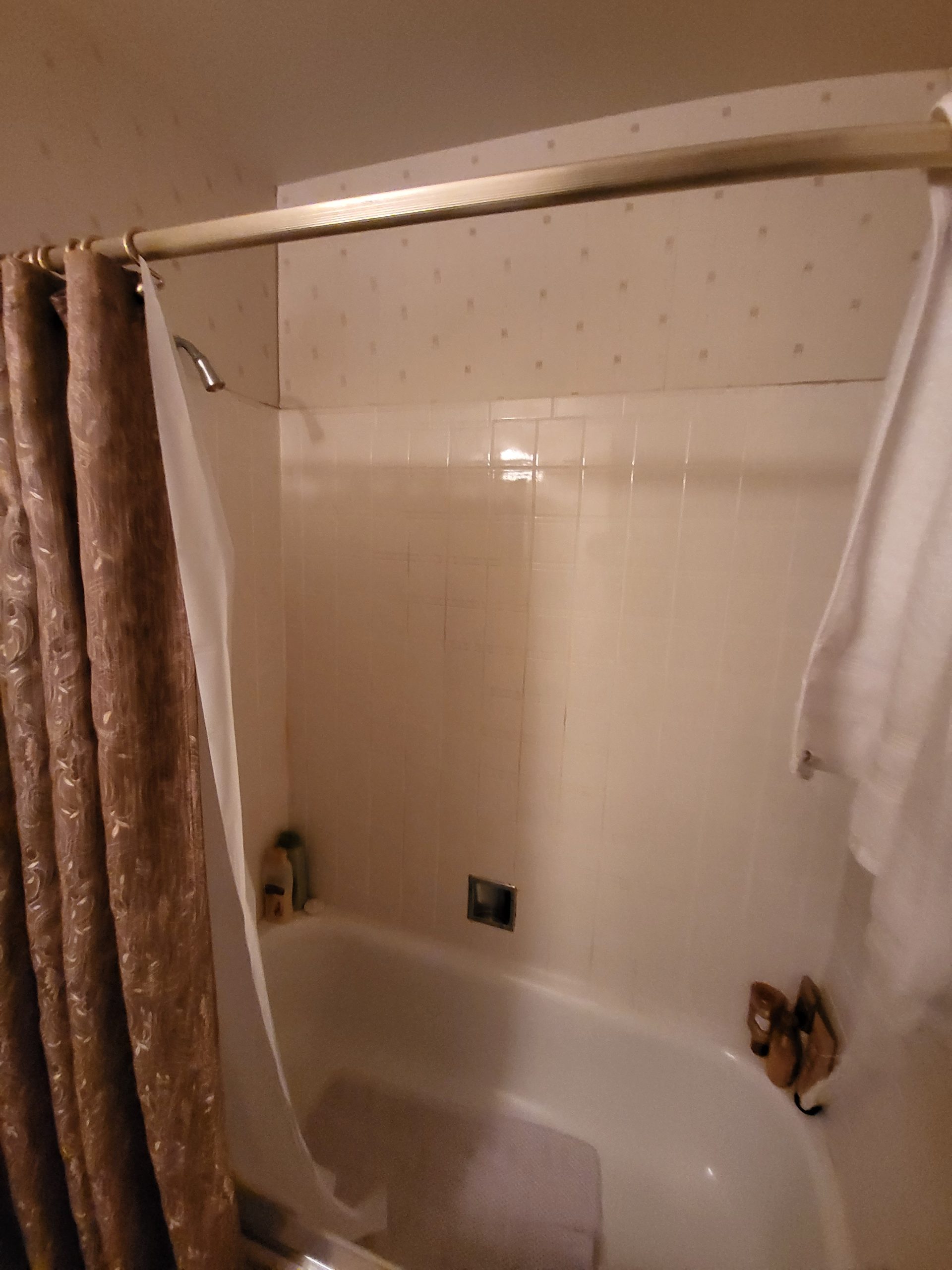 Before | Rolling Meadows, IL Small Bathroom Remodel