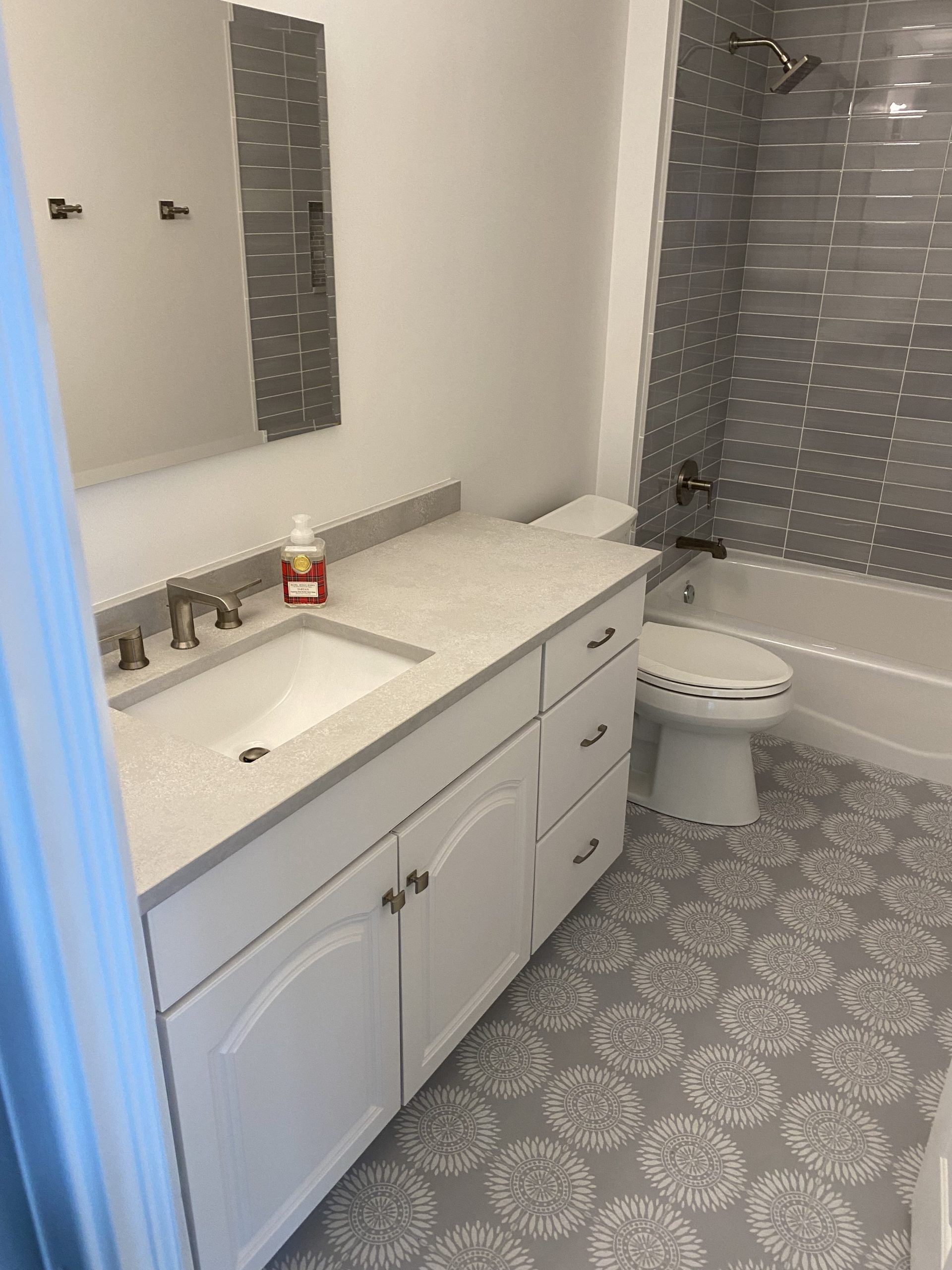 After | Arlington Heights, IL Bathtub Surround Replacement
